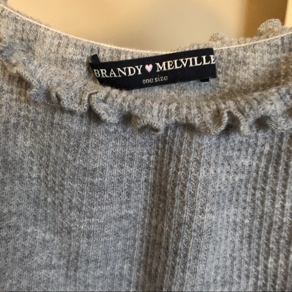 Brandy Melville Off Shoulder Crop Top - Picture 3 of 4
